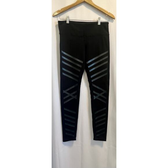 ALO YOGA | Airbrush Black Lineal Diagonal Stripe Leggings | Hailey Bieber | Sz M - Picture 1 of 10